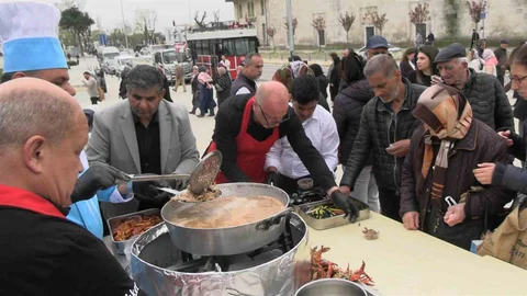 Edirne'de Ücretsiz Tava Ciğer Dağıtıldı