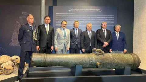 İzmir'de 17. Yüzyıla Ait Bronz Top Bulundu