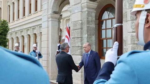 Cumhurbaşkanı Erdoğan KKTC Cumhurbaşkanı ile Görüştü