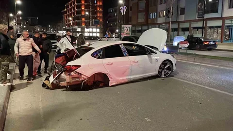 Sivas’ta Trafik Kazası: 3 Yaralı