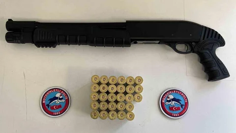 Arnavutköy'de Takside Ruhsatsız Silah Bulundu