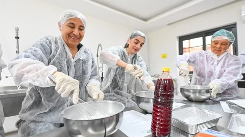Mersin'de Kan Portakallı Lokum Üretildi