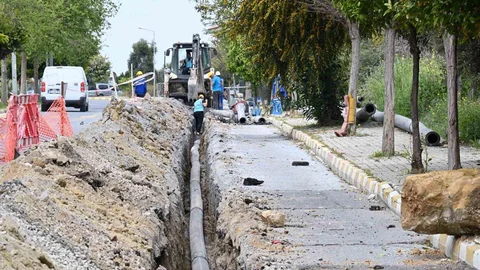 Kuşadası’nda Altyapı Çalışmaları Devam Ediyor