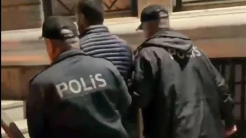 İzmir'de Hapis Cezası ile Aranan Şahıs Yakalandı