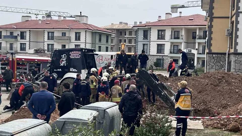 Manisa'da Göçük Altında İşçi Kaldı