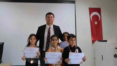 Cizre’de Geleceğin Dahileri Ödüllendirildi