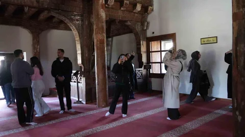Kastamonu'da Öğrencilerden Çivisiz Cami Turu
