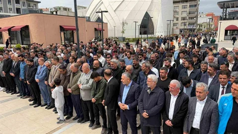 Okul Saldırısında Hayatını Kaybedenler İçin Namaz Kılındı