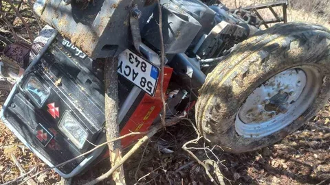 Sivas'ta Traktör Devrildi, 1 Kardeş Hayatını Kaybetti