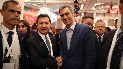 Muğla'da Başkan Aras, Demokrasi Zirvesi'nde