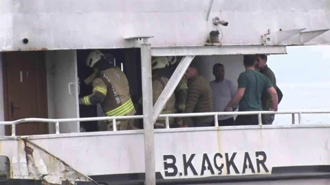 Kadıköy İskelesi'nde Tekne Yangını