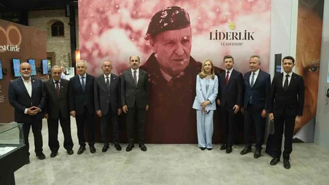 Konya'da Aliya İzzetbegoviç Sergisi Açıldı