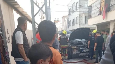 Gündoğdu’da Araç Yangını: İtfaiye Yangını Alevler Aracı Sarmadan Söndürdü