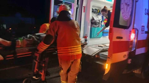 Cizre'de Otomobil Şarampole Yuvarlandı