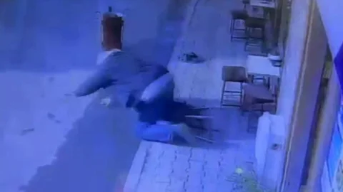 Erzurum'da Taburede Uyuyan Adam Düştü