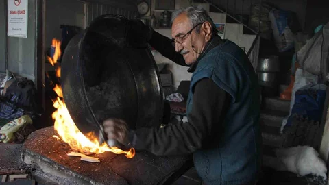 Çorum'da Bakır Ustası Süleyman Özkılıç