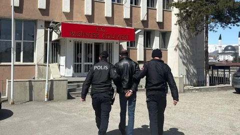 Uyuşturucuyu Araçta Sakladı