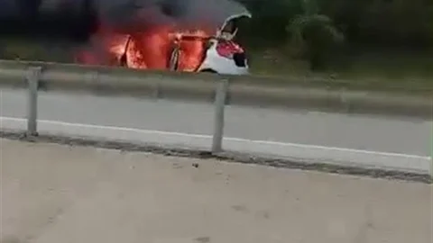 Bursa'da Otomobil Yangını