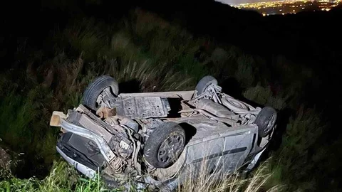 Antalya'da Hafif Ticari Araç Kaza Yaptı