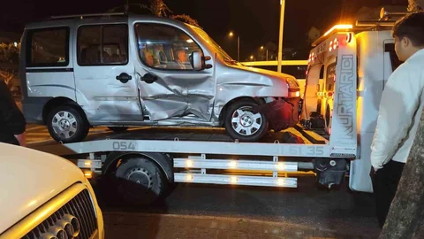 Ters Yönden Gelen Araçla Zincirleme Kaza