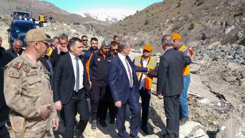 Hakkari'de Heyelan Riski Sürüyor