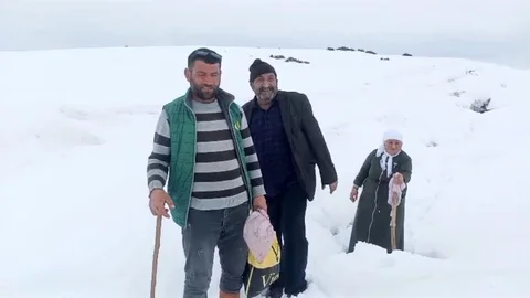 Ağrı'da Nisan Ayı Karı Ulaşıma Engel Oldu