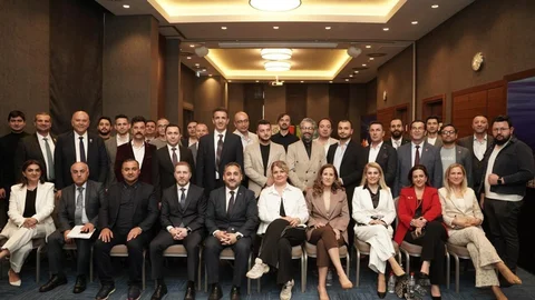 Azerbaycan Yatırım Fırsatları İzmir'de Ele Alındı