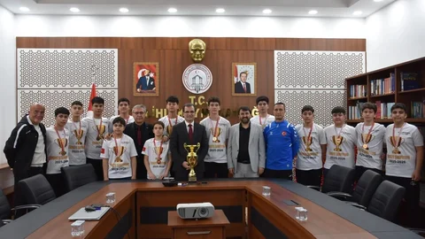 Manisa'da Şampiyonluk Ziyareti