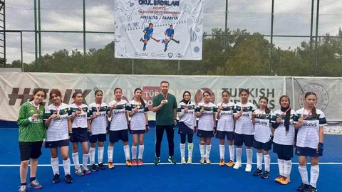 Manisa Kız Hokey Takımı Şampiyon Oldu