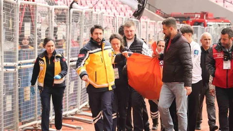 Eskişehir'de Epilepsi Nöbeti Geçiren Taraftara Müdahale