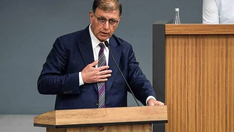 İzmir'de Meclis Toplantısı Gerçekleşti