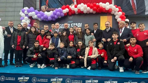 Sinop Şehir Stadı Açıldı