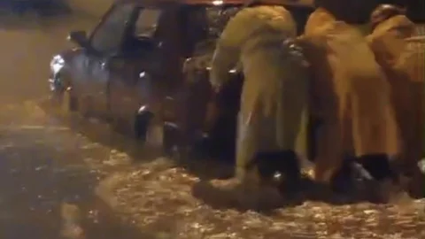 Adana'da Minibüs Kurtarma Operasyonu