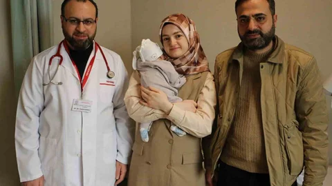 Diyarbakır'da Nadir Durum: Kapalı Yemek Borusu Ameliyatla Açıldı