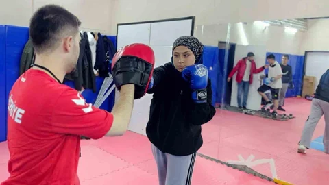 Muş'ta Boks Yapan Kızın Destekçisi Babası Oldu