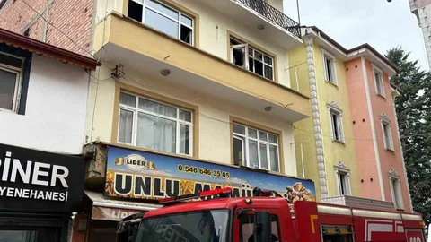 Vezirköprü'de Daire Yangını Meydana Geldi