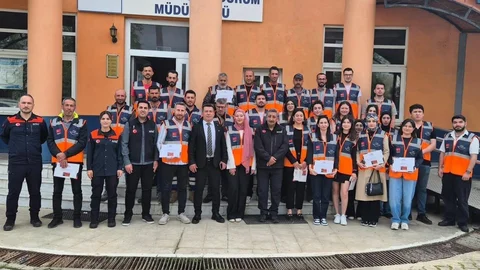 AFAD Gönüllülerine Sertifika ve Kimlik Verildi