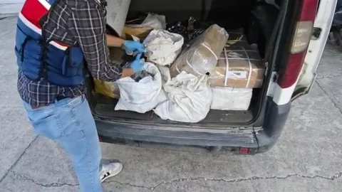 İstanbul ve Adana'da Silah Operasyonu