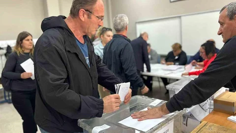 Kırklareli’nde Çifte Vatandaşlar Oy Kullanıyor