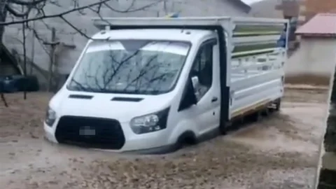 Tatvan'da Sel Felaketi Yaşandı