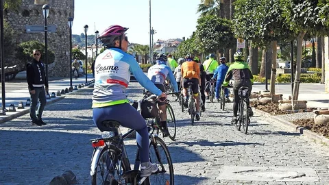 Çeşme'de Bisiklet Turu Düzenlendi