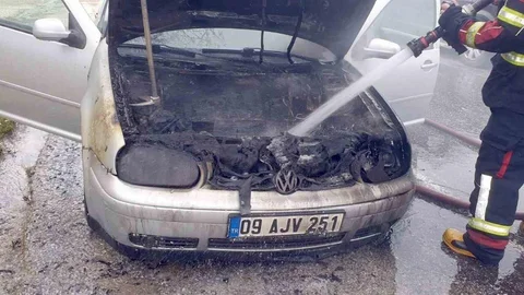 Aydın'da Seyir Halindeki Araç Yandı