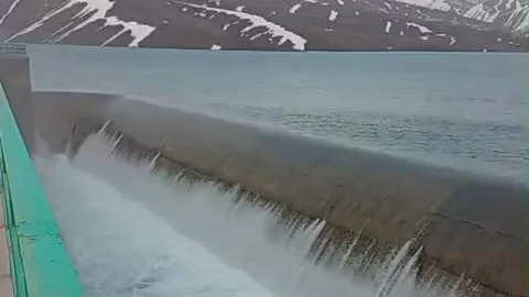 Yüksekova'da Dilimli Barajı Su Seviyesi Yükseldi