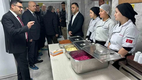 Zonguldak'ta Aşçı Adayları İçin Yeni Mutfak Açıldı