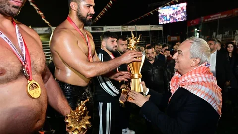 Kepez'de Yağlı Güreş Şampiyonu Belli Oldu