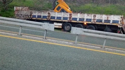 Elazığ’da Tır Kazası Gerçekleşti