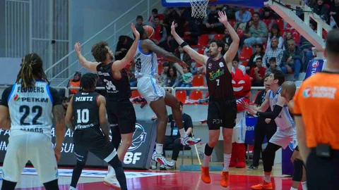 İzmir'de Basketbol Süper Ligi Maçı