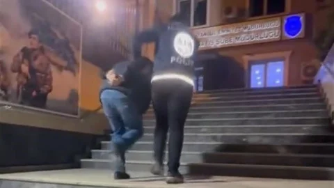 İstanbul'da Sosyal Medya İle Gözaltı