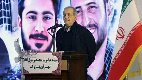 İran Cumhurbaşkanı Pezeşkiyan Açıklamalarda Bulundu