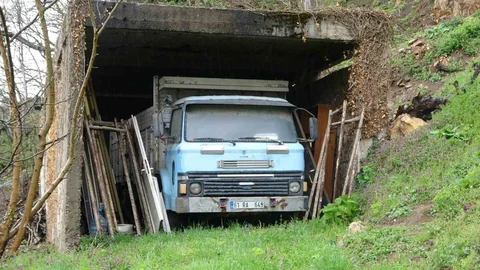 Trabzon'da Baba Yadigarı Kamyon Saklanıyor